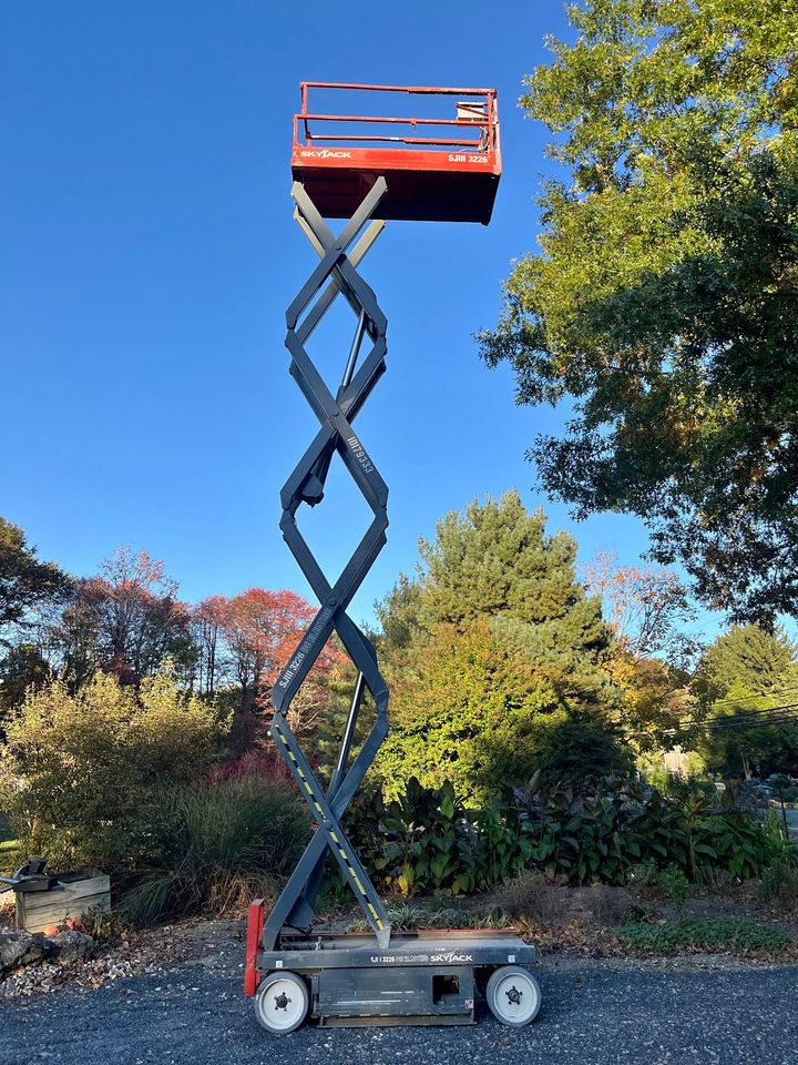 Skyjack SJIII-3226 26' Electric Scissor Lift