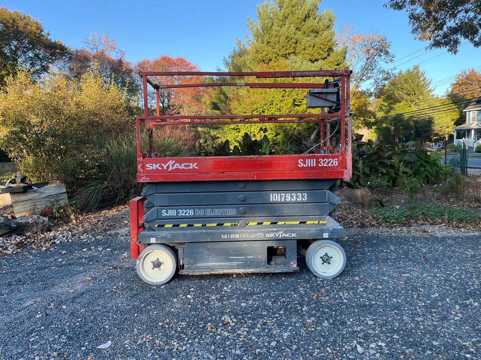 Skyjack SJIII-3226 26' Electric Scissor Lift