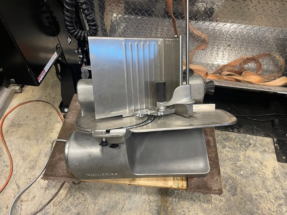 HOBART 1612 COMMERCIAL SLICER