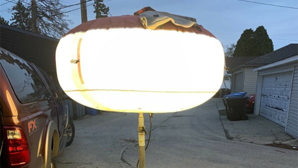 OUTDOOR BALLOON WORK LIGHT TOWER ON STAND MULTIQUIP 1000W