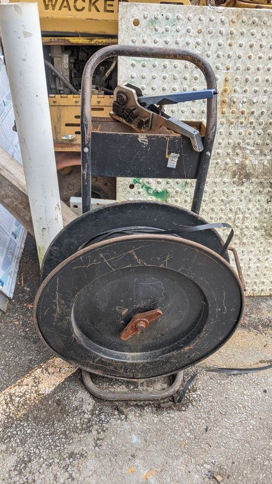 SIGNODE BANDING CART WITH PLASTIC STRAPPING AND TIGHTENING CUTTIN TOOL