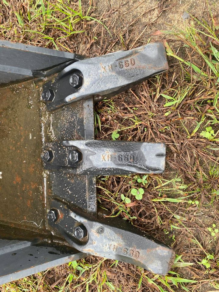 New Gannon Woods 12" Mini Excavator Tooth Bucket