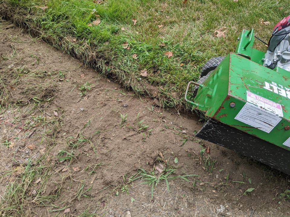 Garden Bed Edger w/ Honda Engine