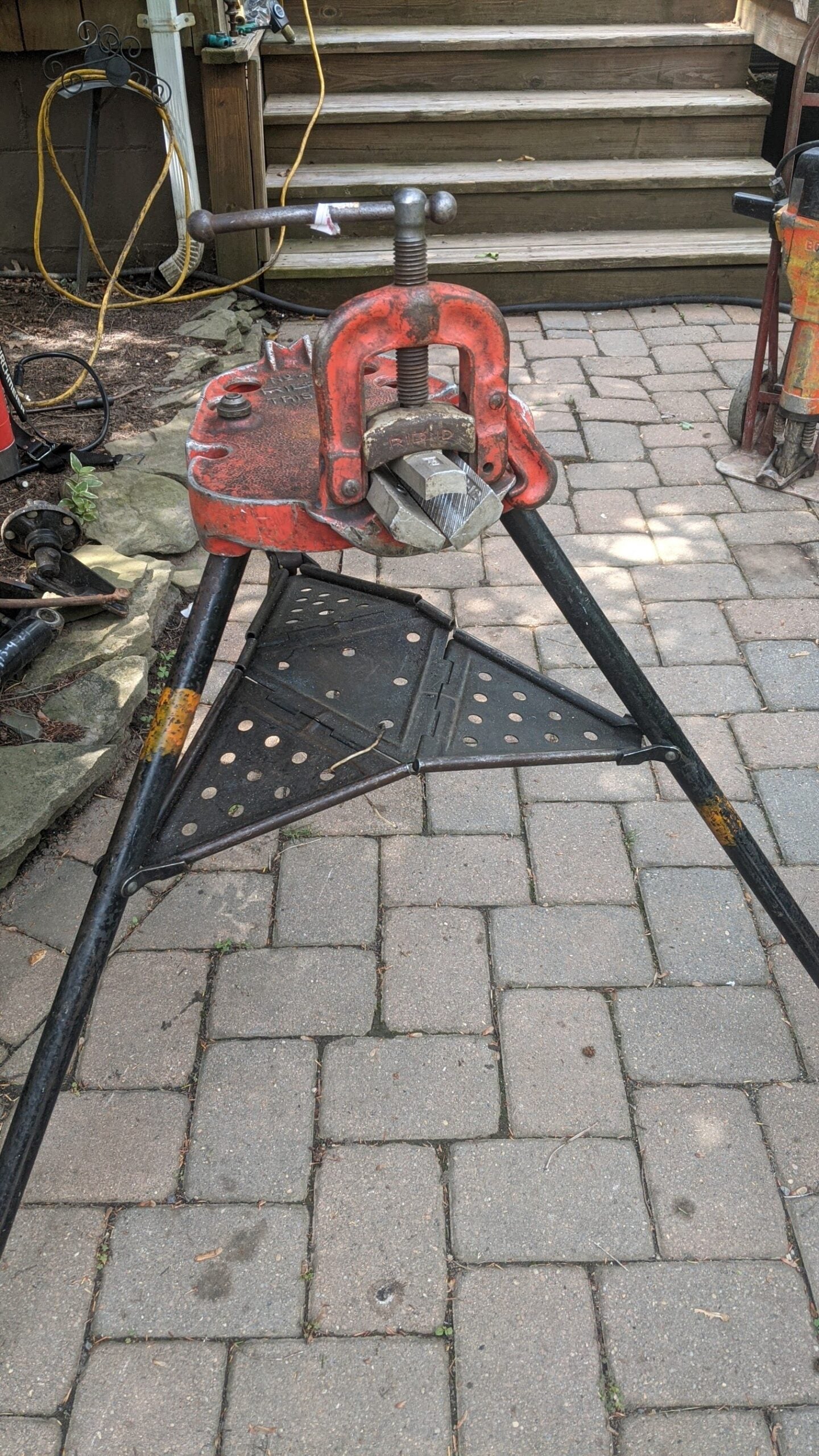 RIDGID TRISTAND PIPE VICE FOR ROBROY PIPE