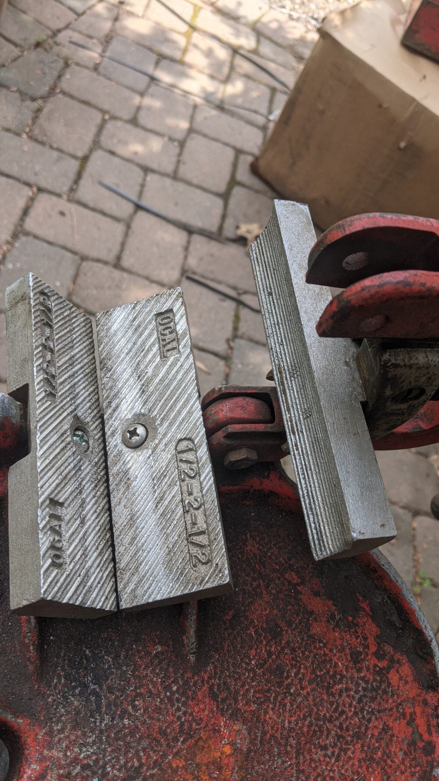 RIDGID TRISTAND PIPE VICE FOR ROBROY PIPE