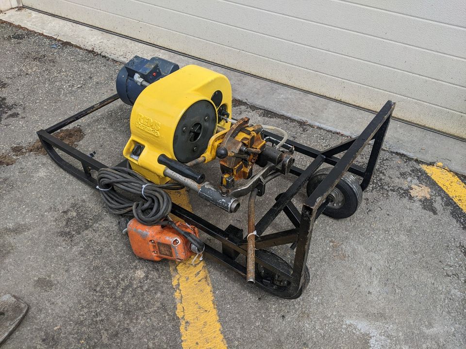 REMS Tornado Pipe Threader Works Great Ridgid