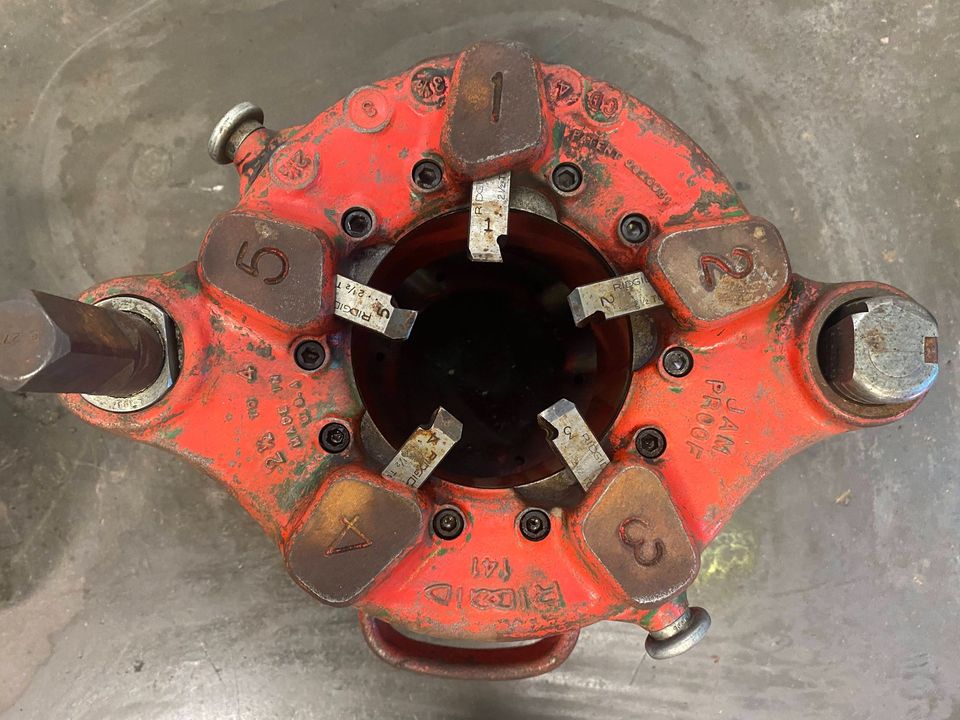 RIDGID 141 Receding Geared Pipe Threader 2-4" for 300 535 700 1822 1224