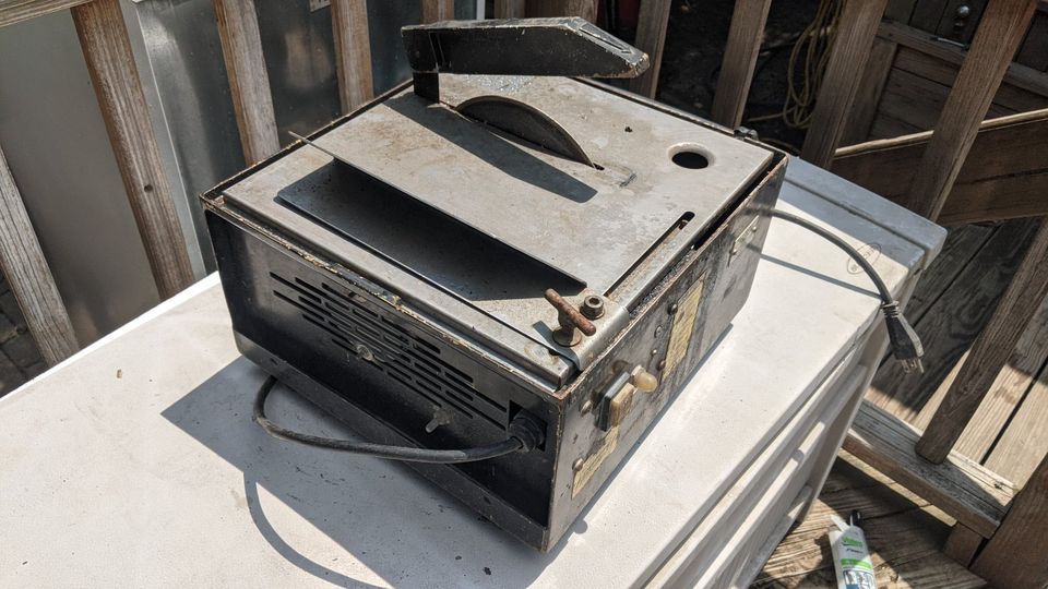 TILE MAGIC TILE WET SAW SELF ENCLOSED