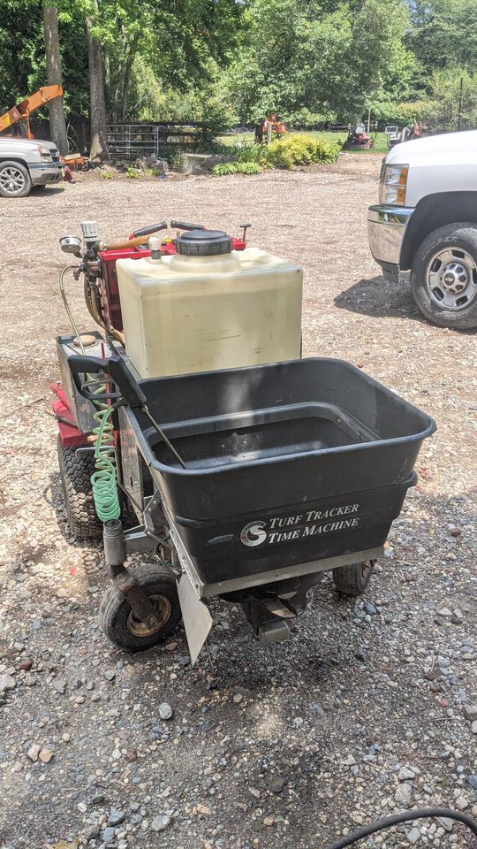 SPREADER SPRAYER LAWN TURF TRACKER HYDRO