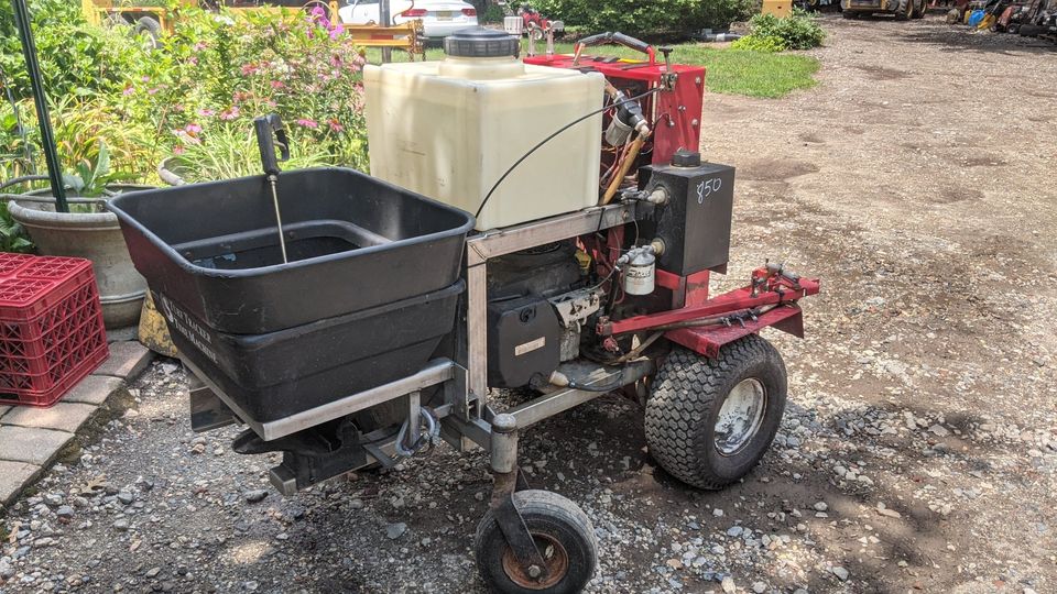 SPREADER SPRAYER LAWN TURF TRACKER HYDRO