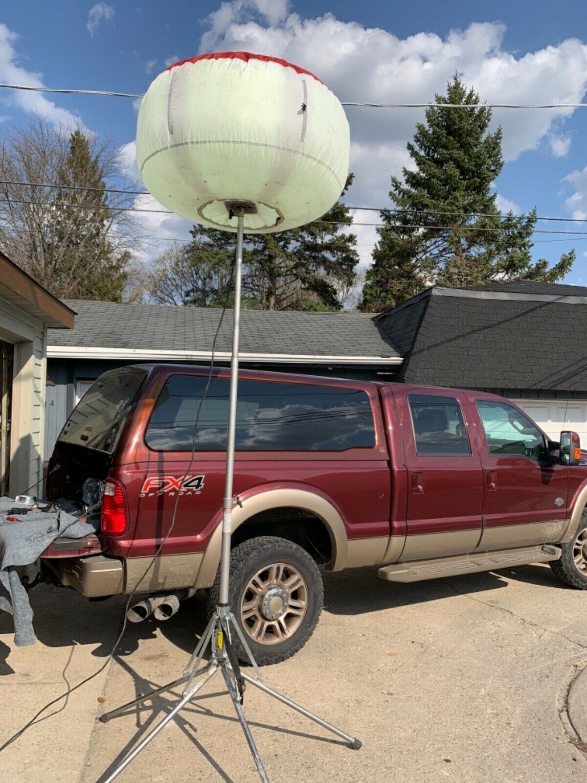 Balloon Work Light 2000 Watts MQ AirStar with Stand & Case