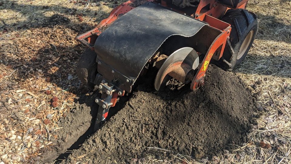Ditch Witch RT24 Trencher