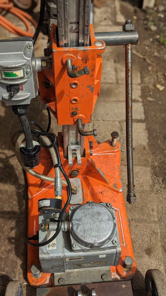 Norton Core Drill Rig with Stand & Vacuum Pump