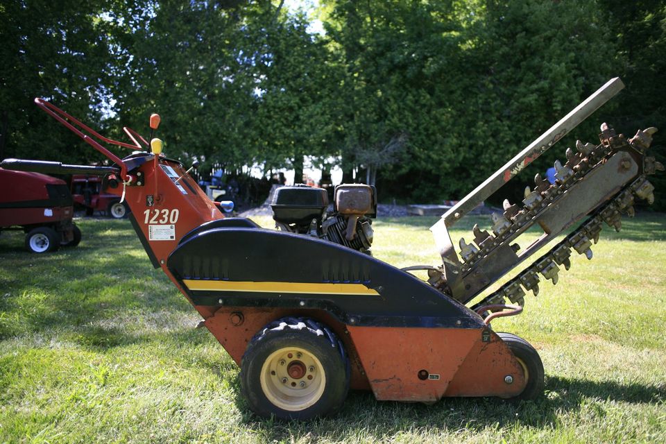 Ditch Witch 1230 Trencher