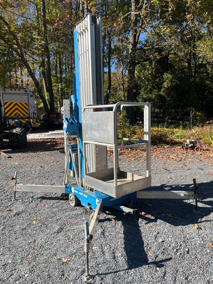 Genie AWP40 40' Vertical Manlift