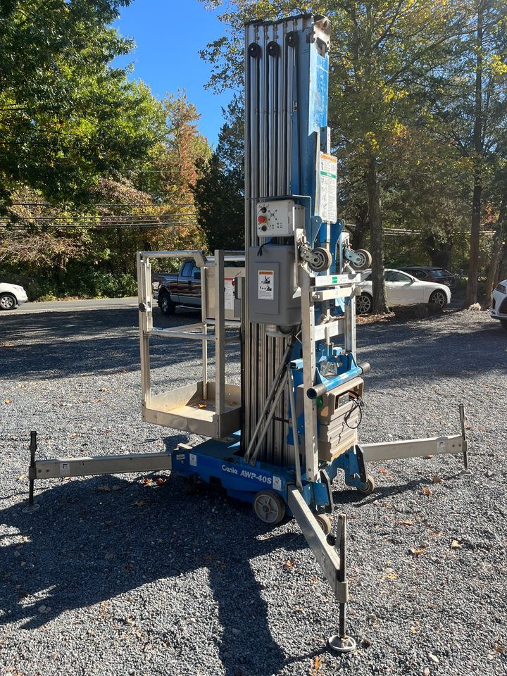 Genie AWP40 40' Vertical Manlift