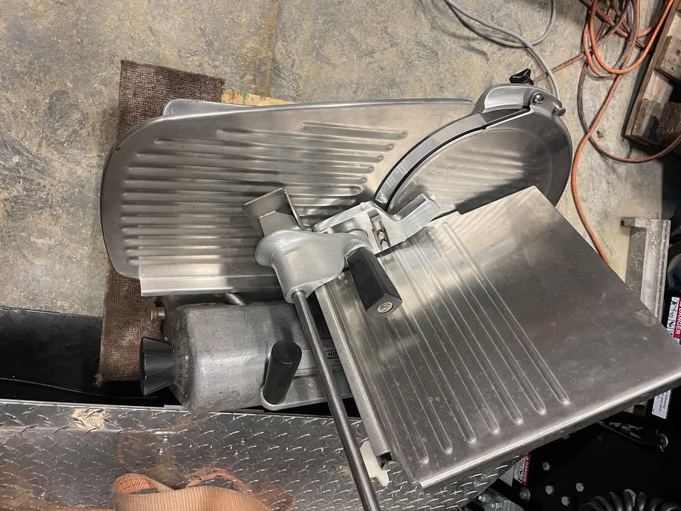 HOBART 1612 COMMERCIAL SLICER