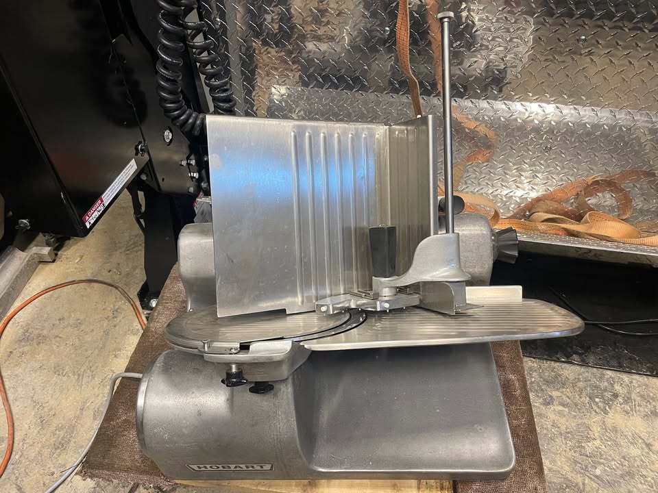 HOBART 1612 COMMERCIAL SLICER