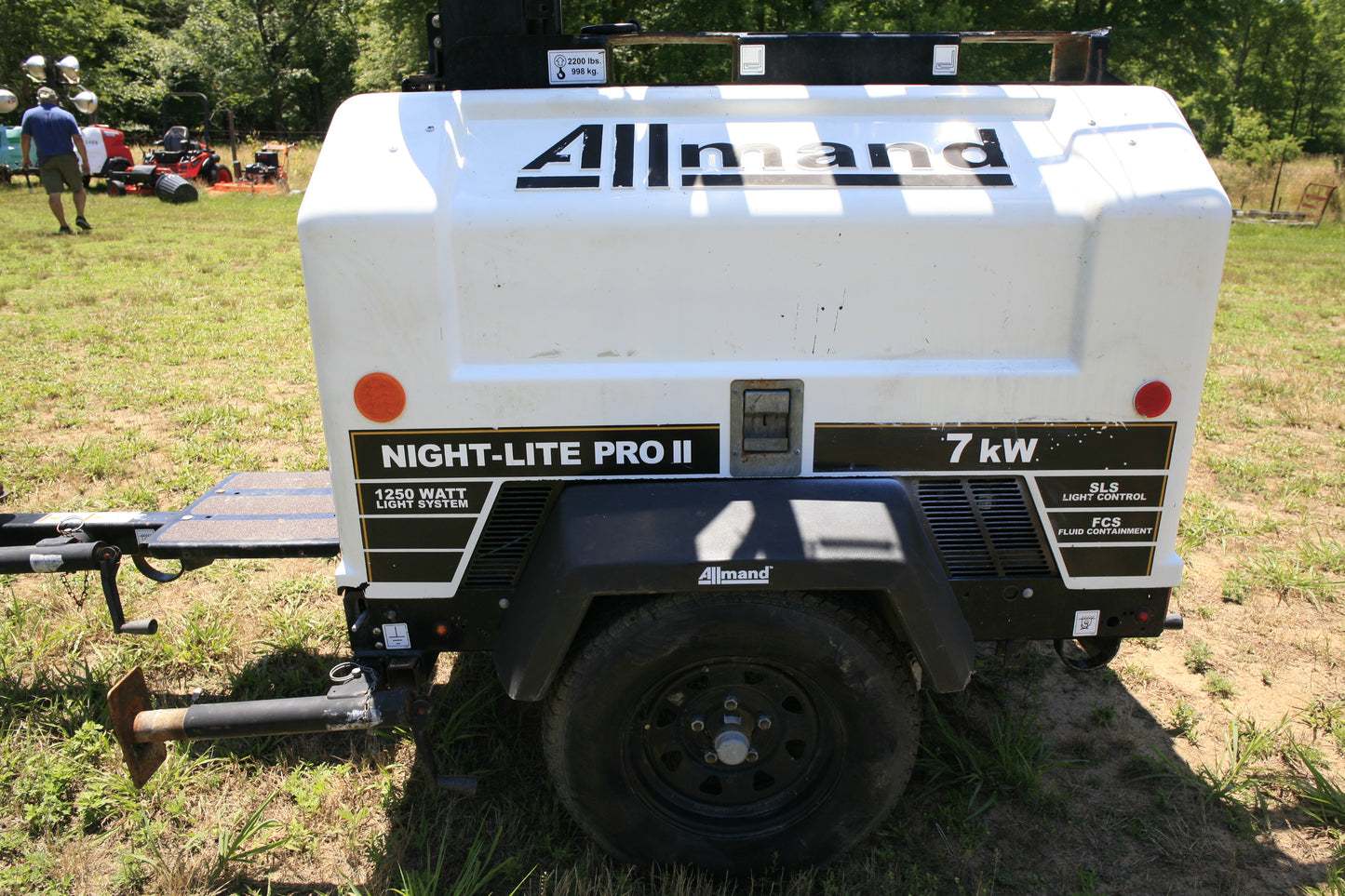 Allmand Night-Lite Pro II 7KW Hydraulic Lift Balloon Light Tower