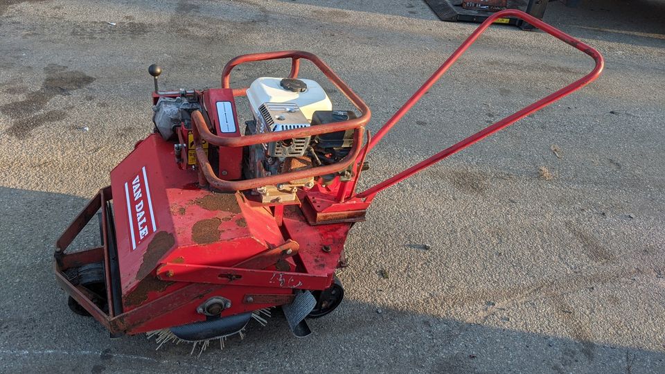 VAN DALE SIDEWALK SWEEPER